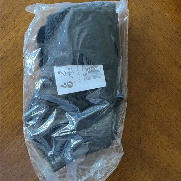 ASO Ankle Stabilizer, Black, Size Medium. No box but in plastic wrap. - Picture 2 of 8